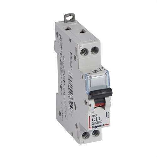 Magnetotermický istič DX3 1P+N 10A Krivka C 6/10kA s referenciou 407726 od značky LEGRAND