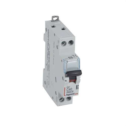 Magnetotermický istič DX3 1P+N 40A Krivka C 6/10kA s referenciou 407732 od značky LEGRAND